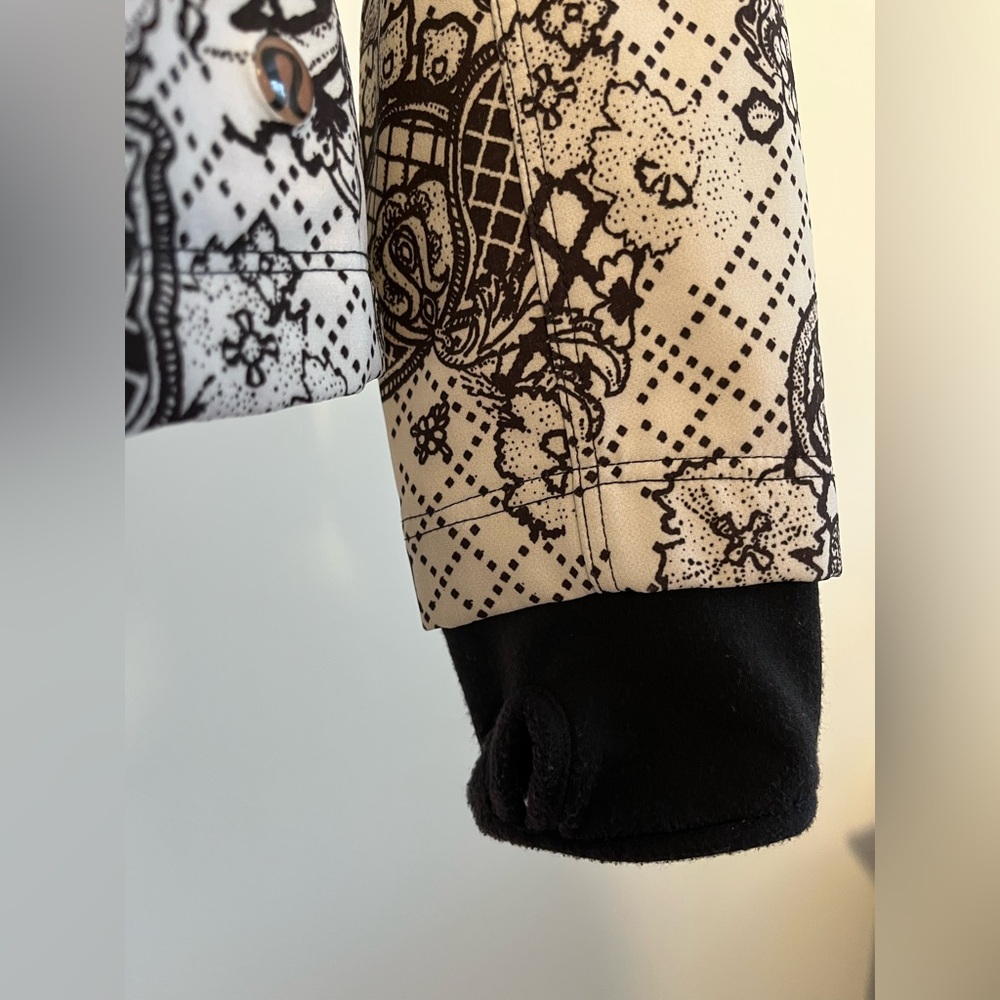 Lululemon Lined Black and White Floral Lace Jacket with Detachable Hood size 4 - Picture 13 of 16